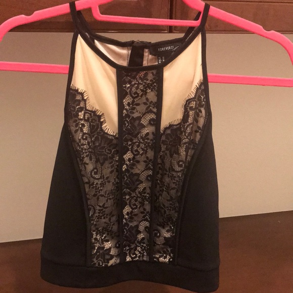 Forever 21 Tops - Forever 21 crop top! 🥳